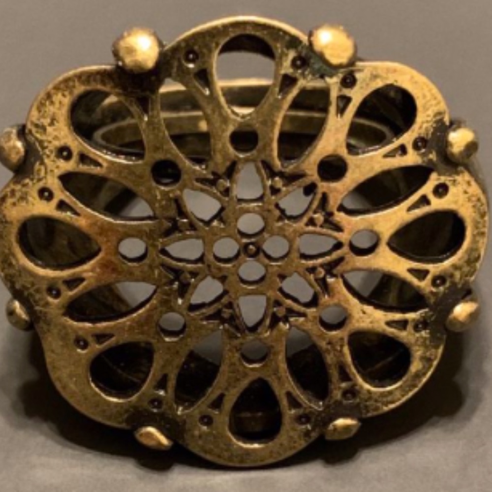 Avon Faux Burnished Brass Rosette Ring - Size 8-10
